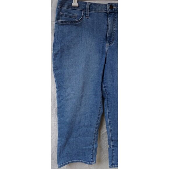 Riders By Lee Womens 12M Mid Rise Stretch Light Wash Capri Denim Shorts 32x21 - Picture 2 of 11